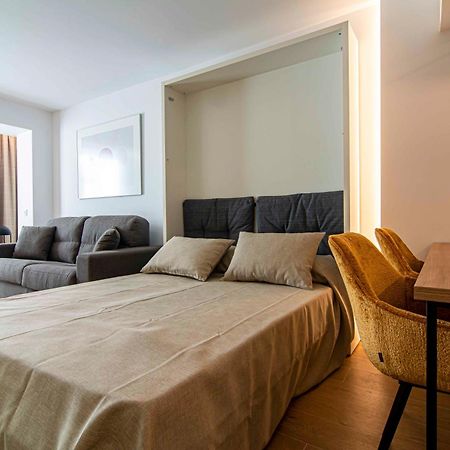 Apartamentos 1 Abril Malaga Bagian luar foto