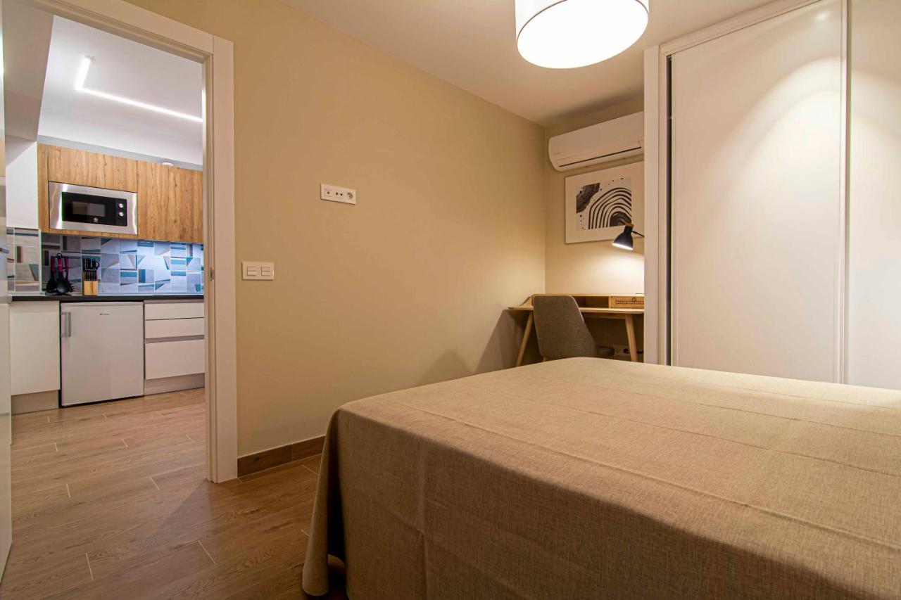 Apartamentos 1 Abril Malaga Bagian luar foto