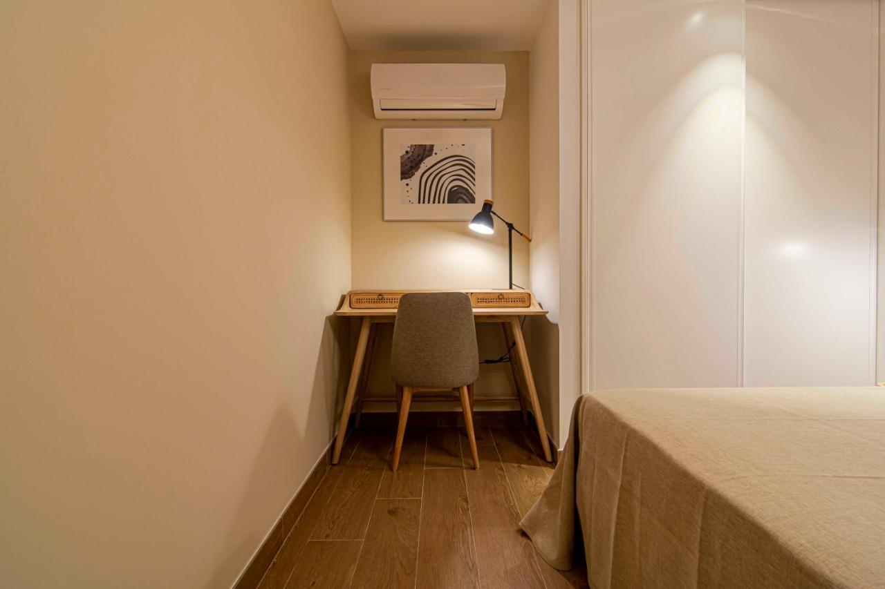 Apartamentos 1 Abril Malaga Bagian luar foto