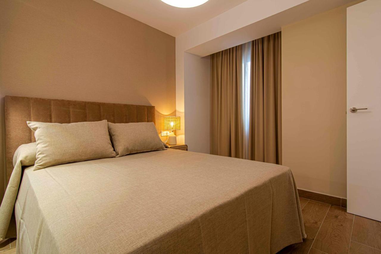 Apartamentos 1 Abril Malaga Bagian luar foto