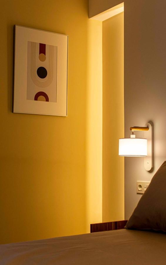 Apartamentos 1 Abril Malaga Bagian luar foto