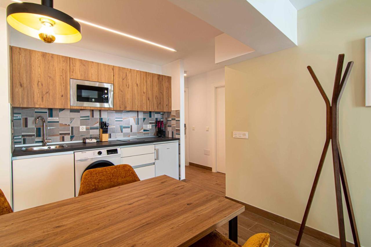 Apartamentos 1 Abril Malaga Bagian luar foto