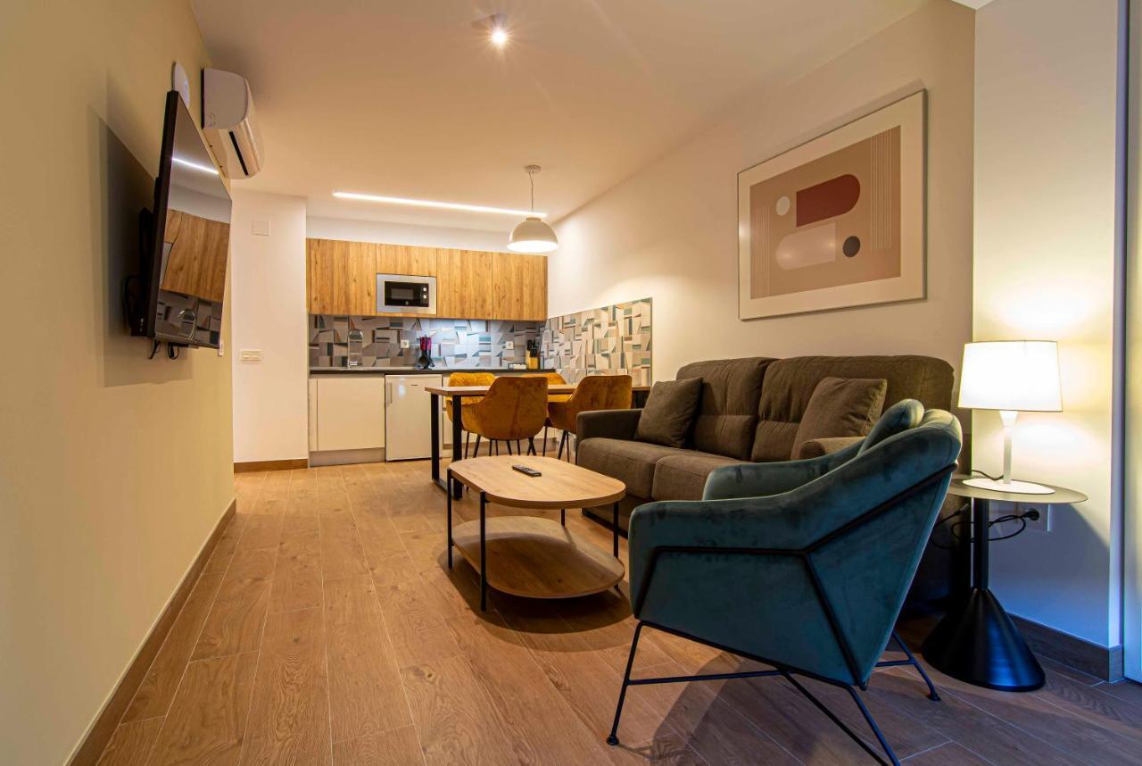 Apartamentos 1 Abril Malaga Bagian luar foto