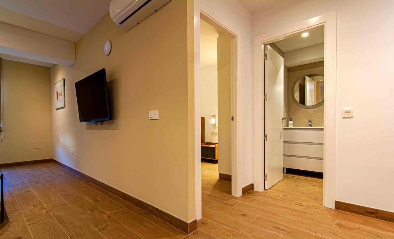Apartamentos 1 Abril Malaga Bagian luar foto