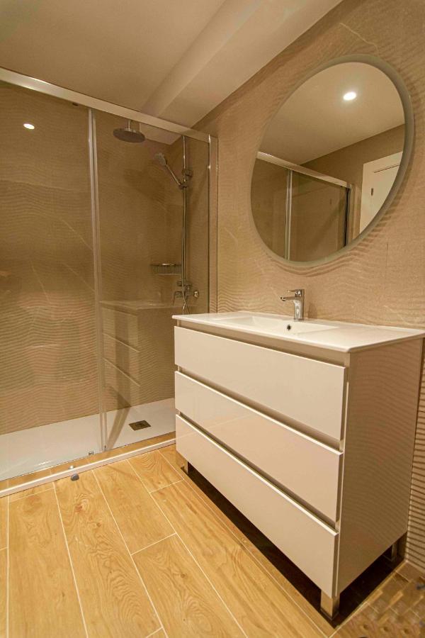 Apartamentos 1 Abril Malaga Bagian luar foto