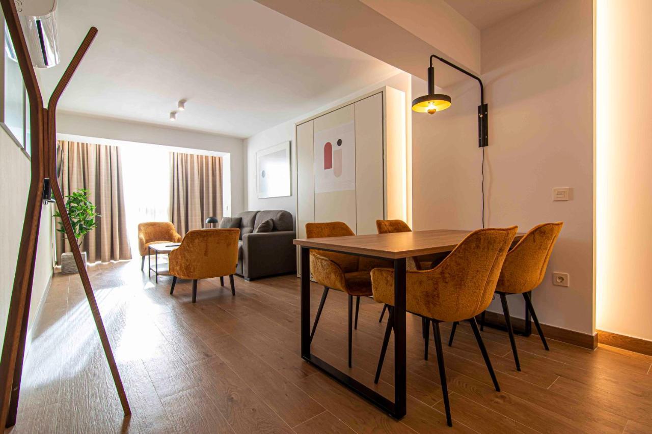 Apartamentos 1 Abril Malaga Bagian luar foto