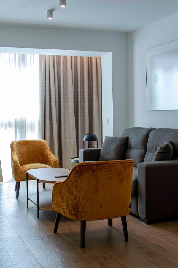 Apartamentos 1 Abril Malaga Bagian luar foto