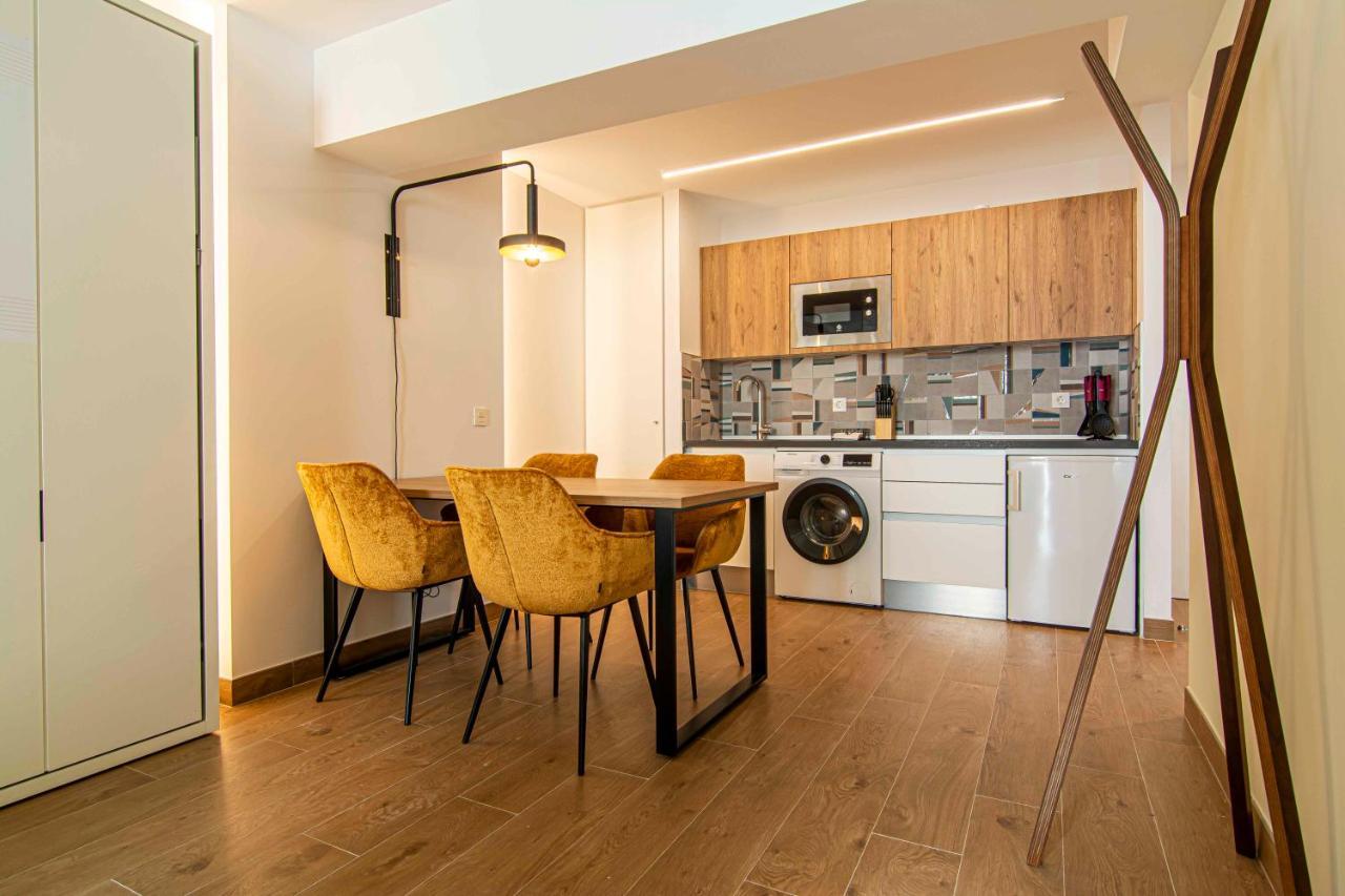 Apartamentos 1 Abril Malaga Bagian luar foto