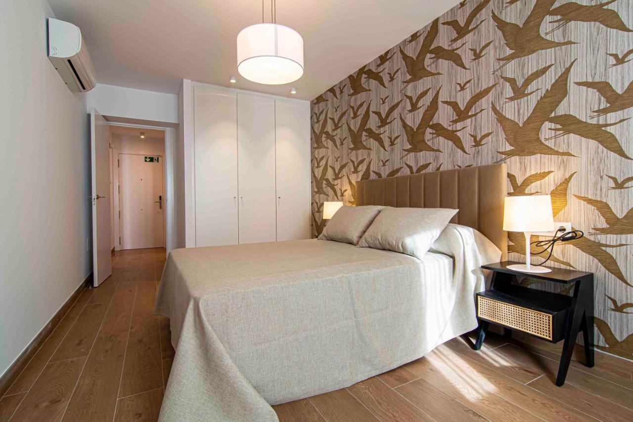 Apartamentos 1 Abril Malaga Bagian luar foto